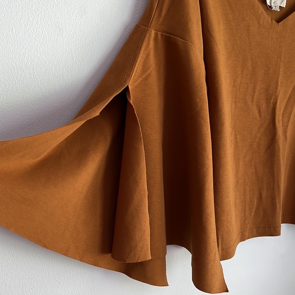 Moon River ✨split sleeve top Sz Med like new B40 - Picture 2 of 6